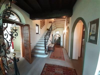 Casa panoramica con giardino a Corvino San Quirico (PV).